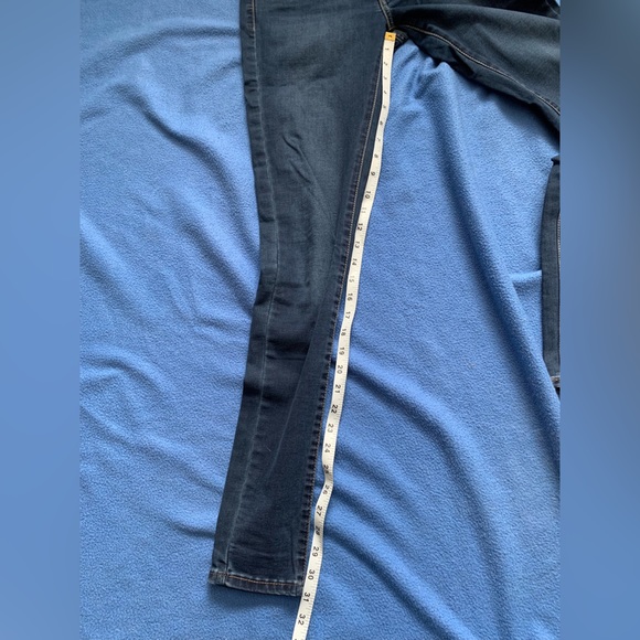 Levi’s 710 jeans - Picture 2 of 4